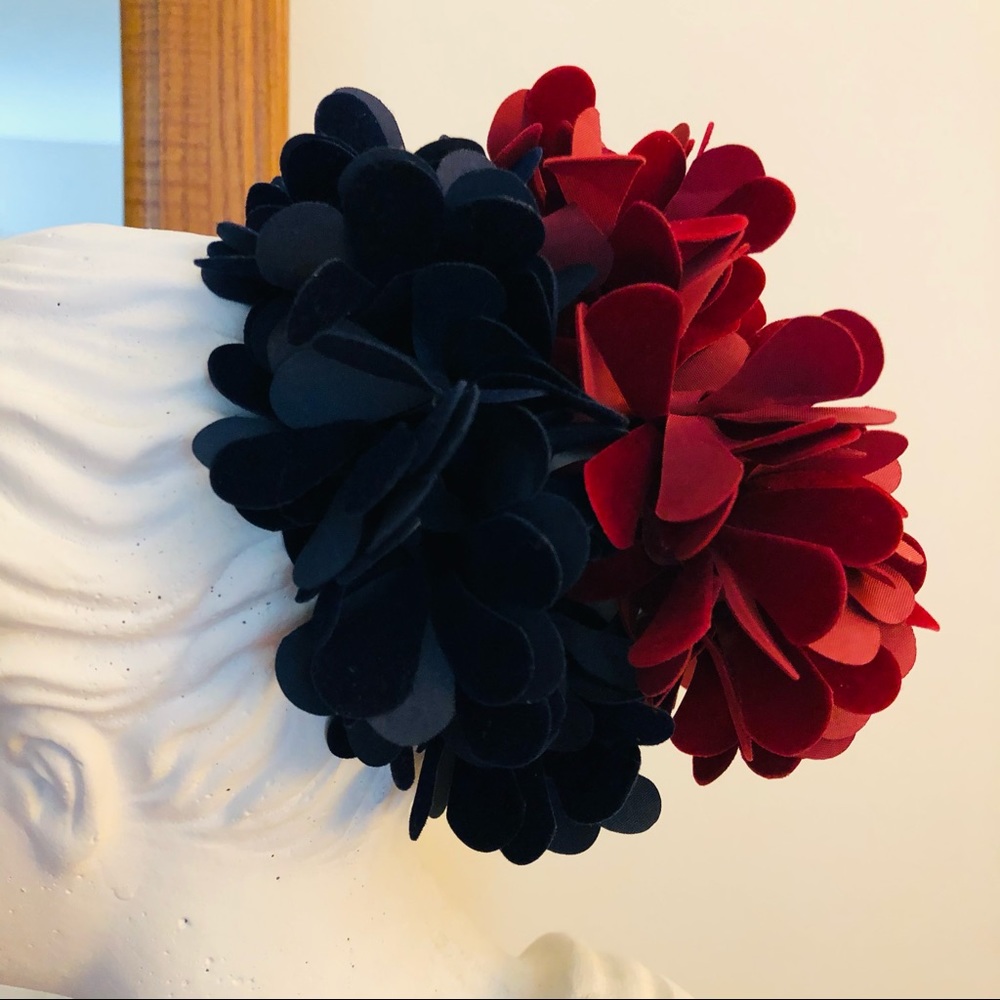 ⭐️One Pack > 2 Scrunchies > Colours: Wine & Navy
